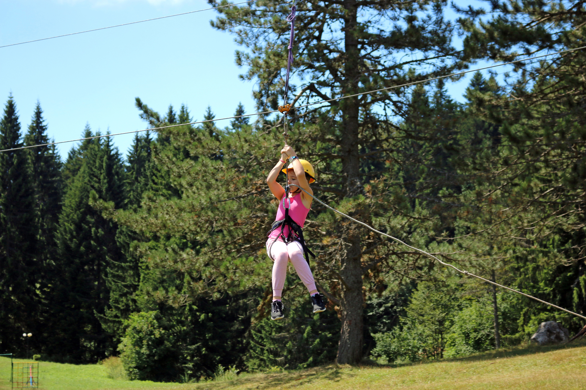 Najmlajši s pomočjo zipline Bovec doživeli pravi adrenalin
